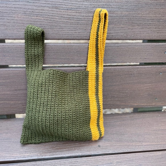 Crochet knot handbag 
Dimensions: 9L x 8H inch - Picture 4 of 4